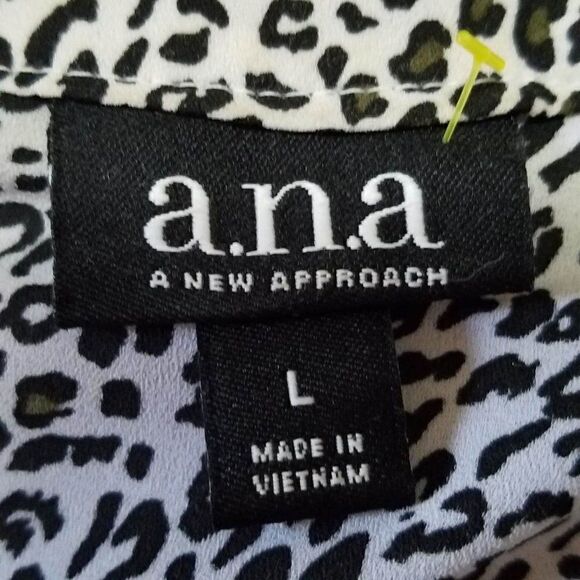 Super Cute Ana Animal Print Sheer Blouse In Size Larrge - Picture 2 of 10